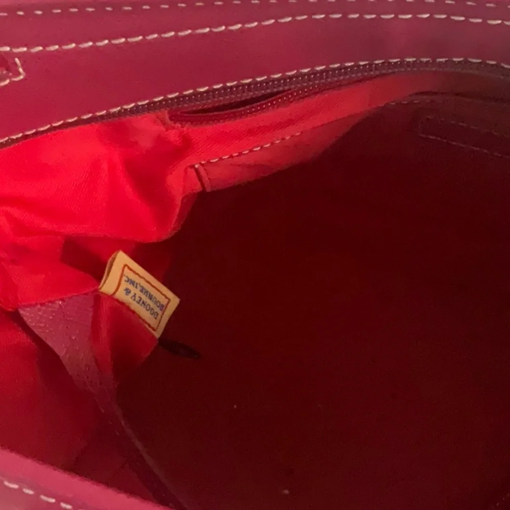 Dooney &BourkeElegant Pink Leather Tote Bag - Picture 4 of 7